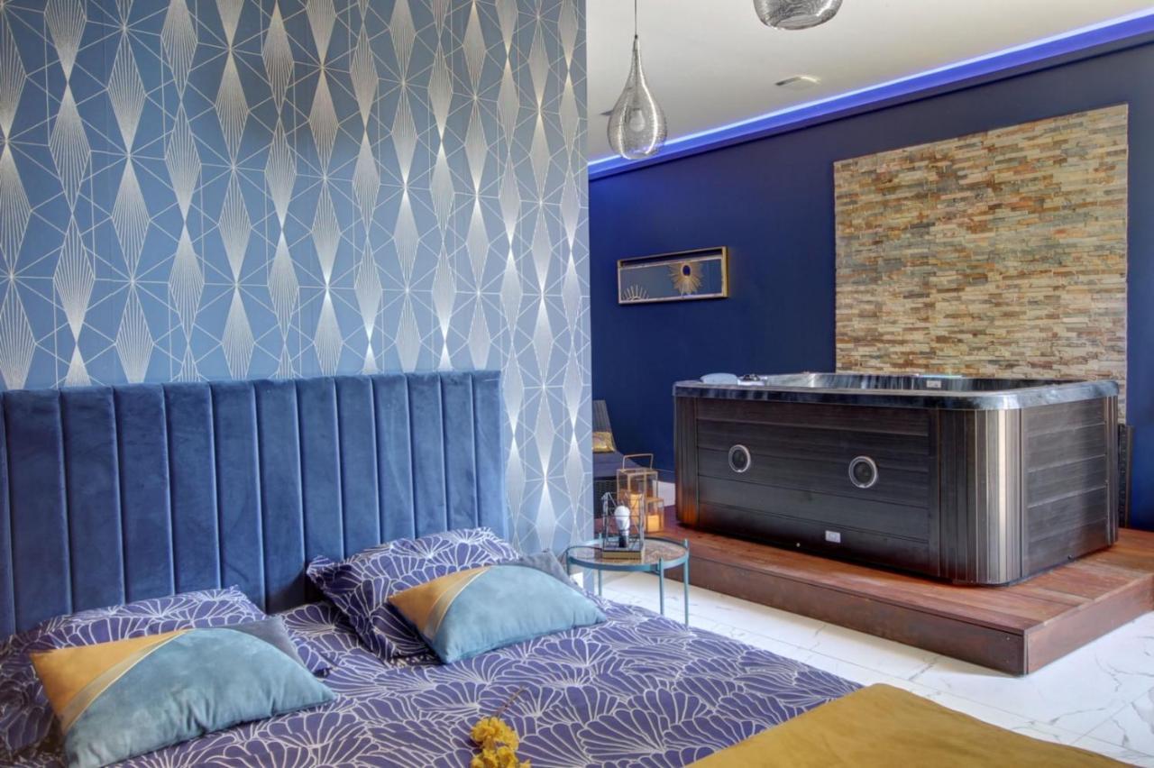 Suite Blue Jacuzzi Le Breuil  Eksteriør billede