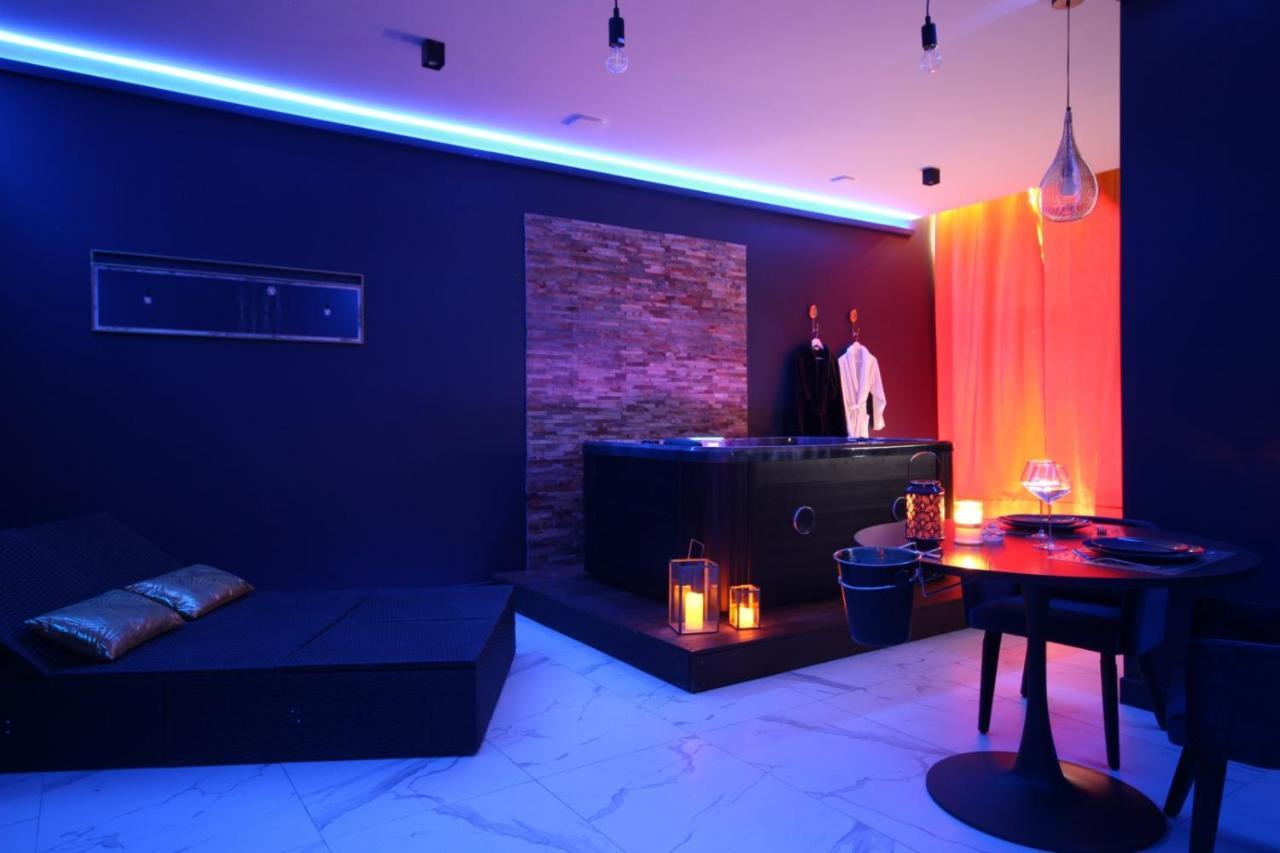 Suite Blue Jacuzzi Le Breuil  Eksteriør billede