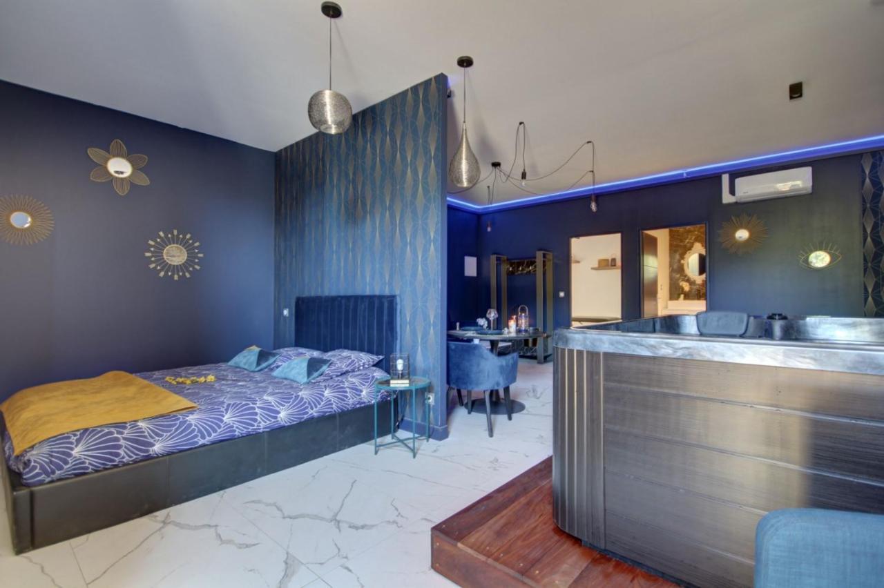 Suite Blue Jacuzzi Le Breuil  Eksteriør billede